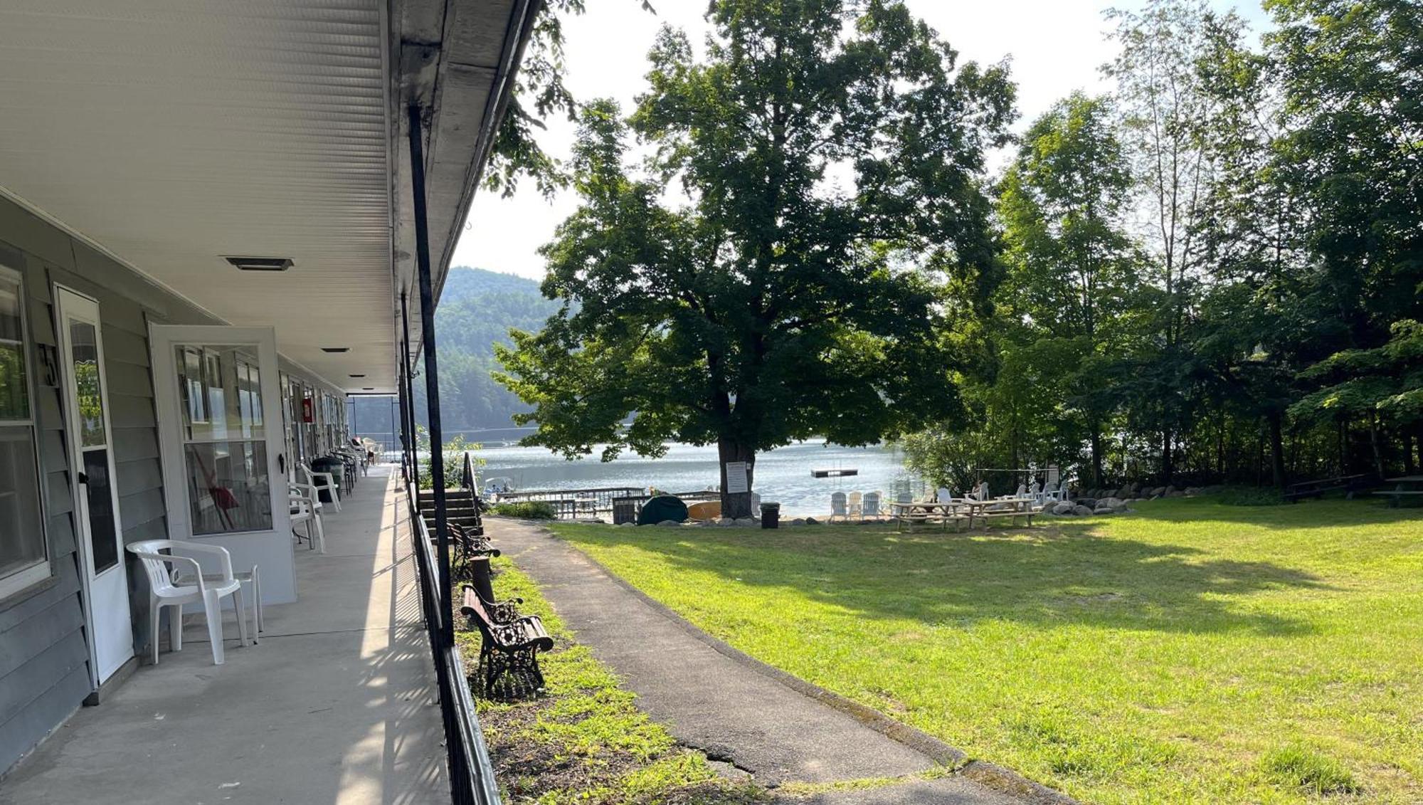 Motel Luzerne Lake Luzerne ภายนอก รูปภาพ