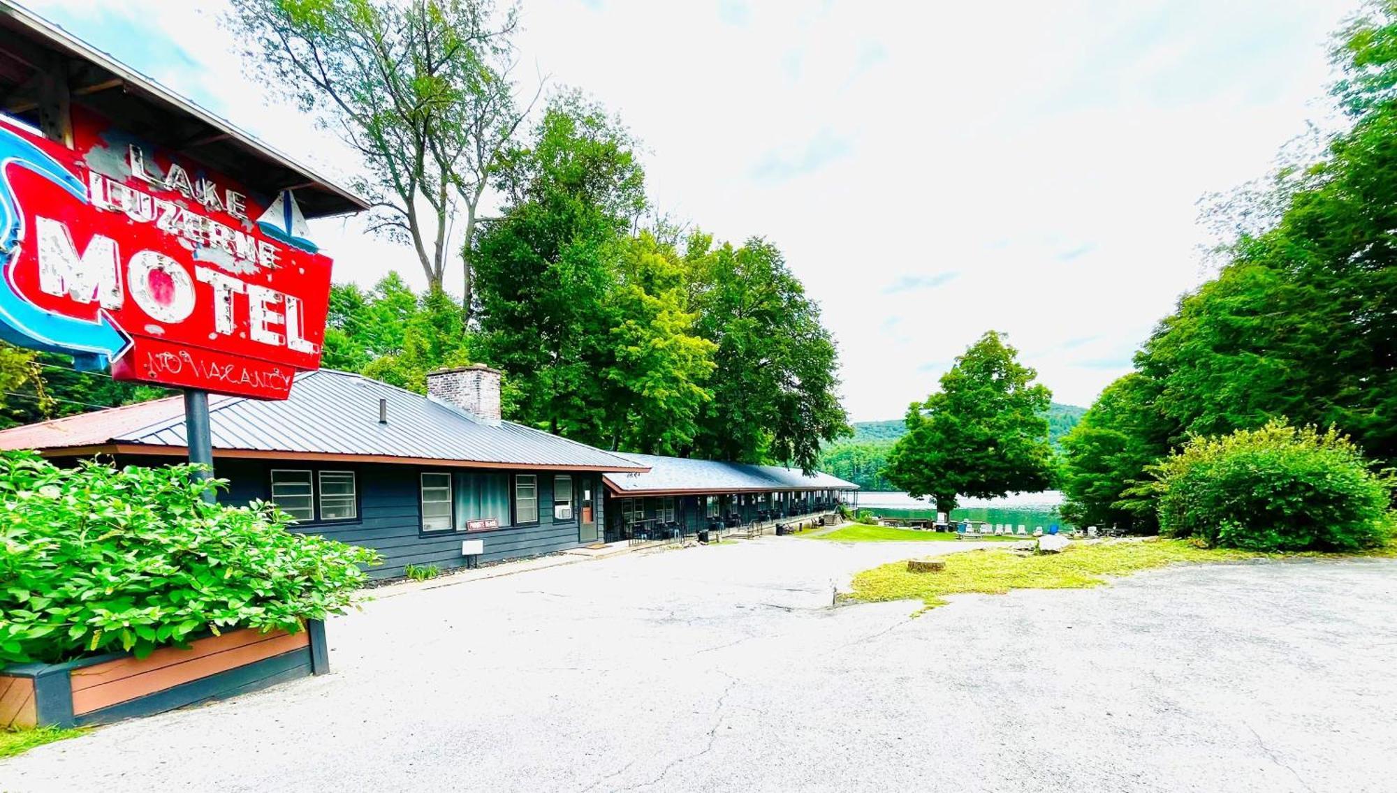 Motel Luzerne Lake Luzerne ภายนอก รูปภาพ